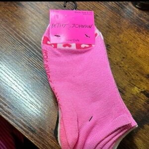 🏷️SALE PRICE FIRM 
Betsey Johnson Pink Low Cut Socks